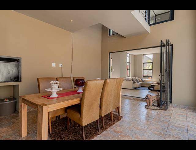 4 BEDROOM HOUSE FOR SALE IN COPPERLEAF ESTATE